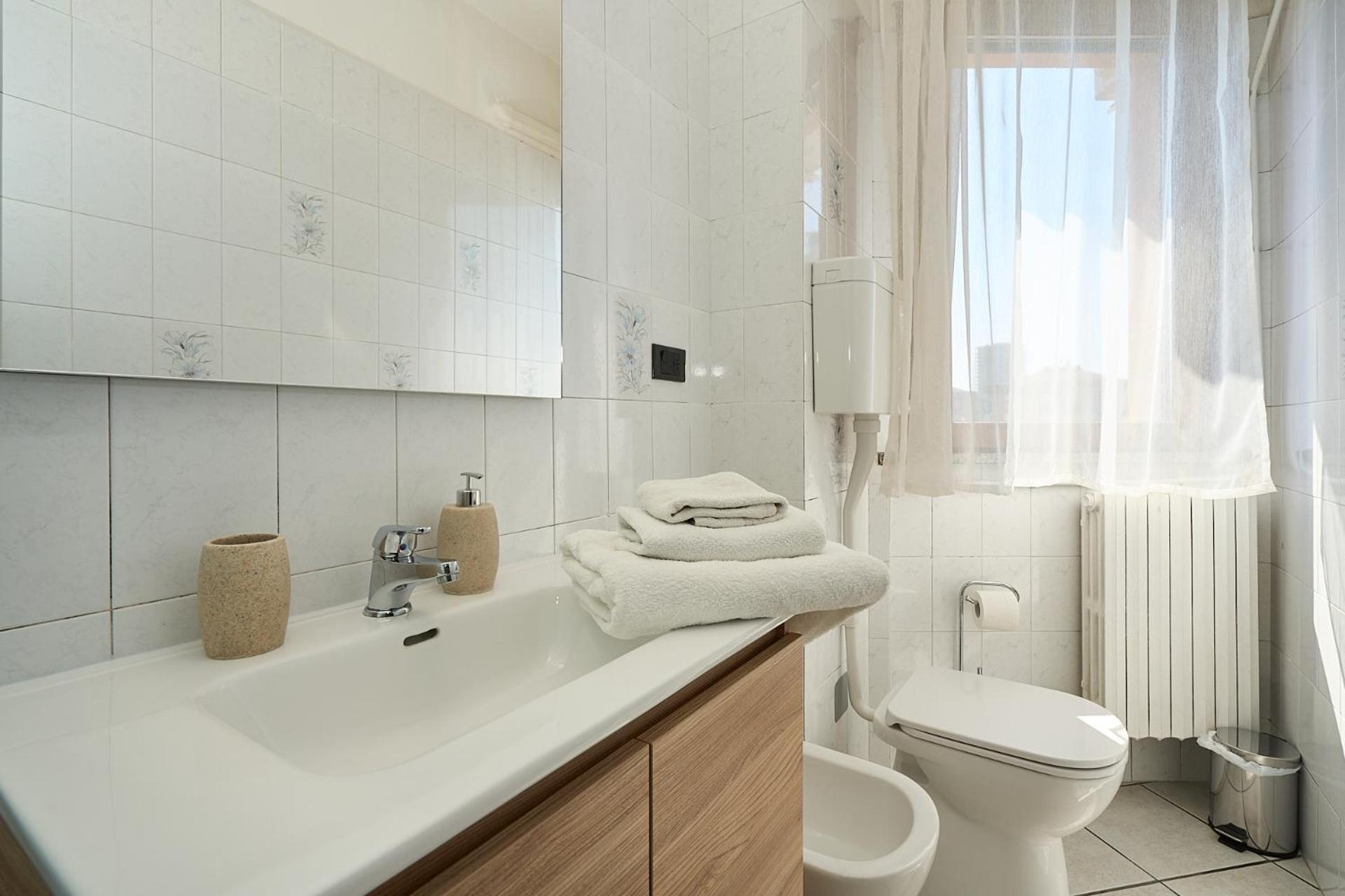 -Luminosa 5 Stars With Balcony- Wifi Netflix 15 Minutes From Duomo Apartamento Milão Exterior foto