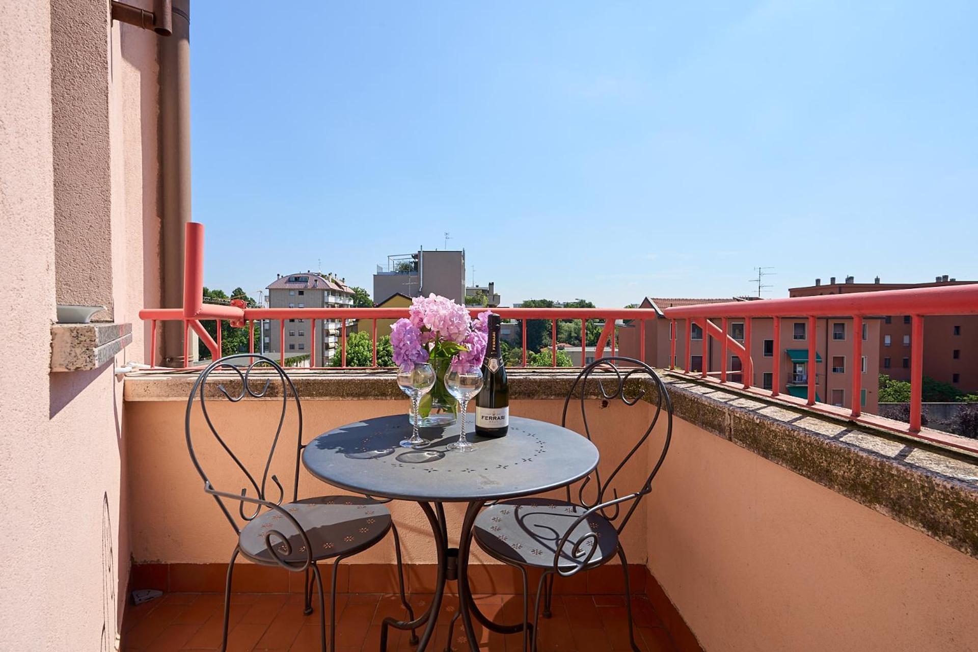-Luminosa 5 Stars With Balcony- Wifi Netflix 15 Minutes From Duomo Apartamento Milão Exterior foto