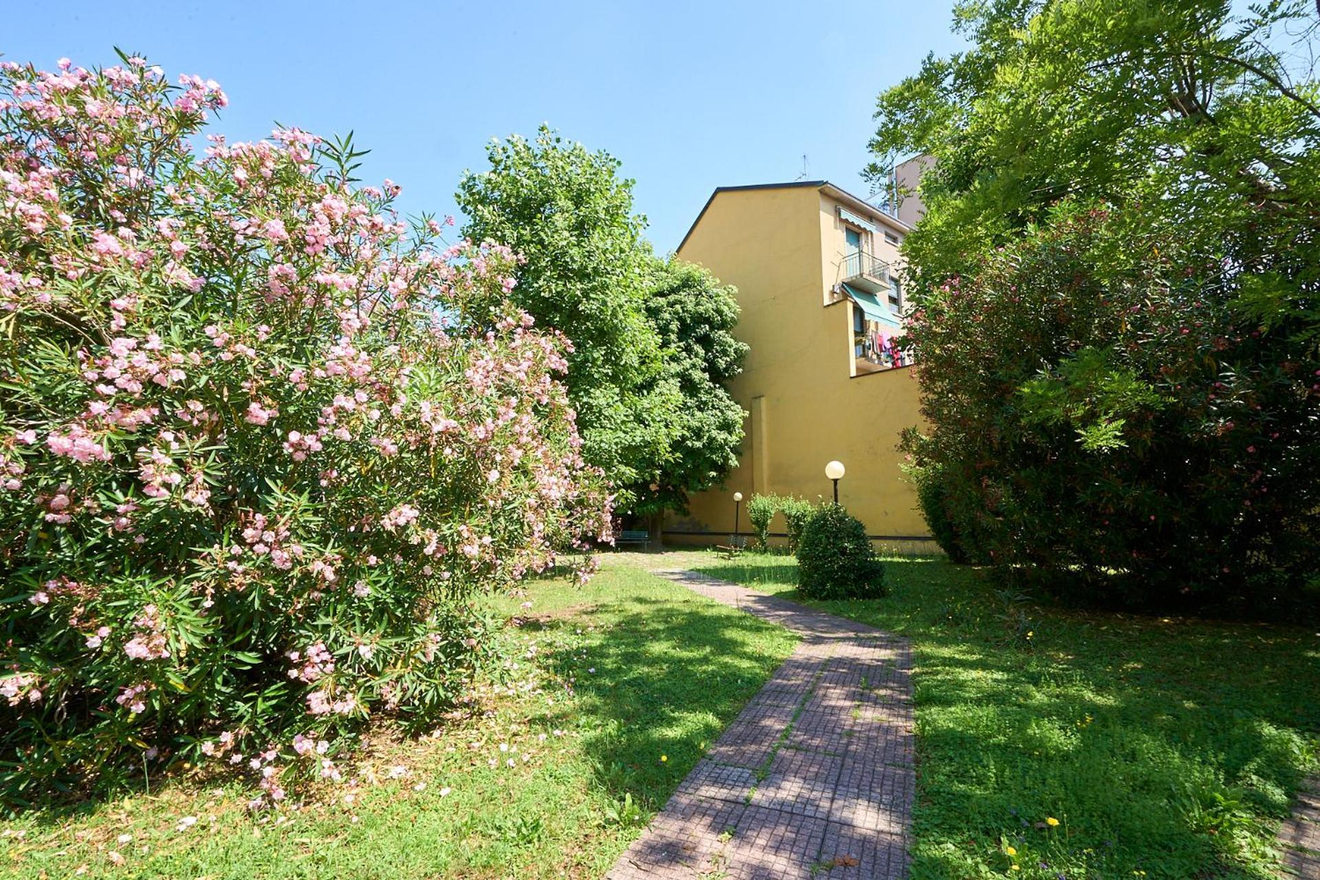 -Luminosa 5 Stars With Balcony- Wifi Netflix 15 Minutes From Duomo Apartamento Milão Exterior foto
