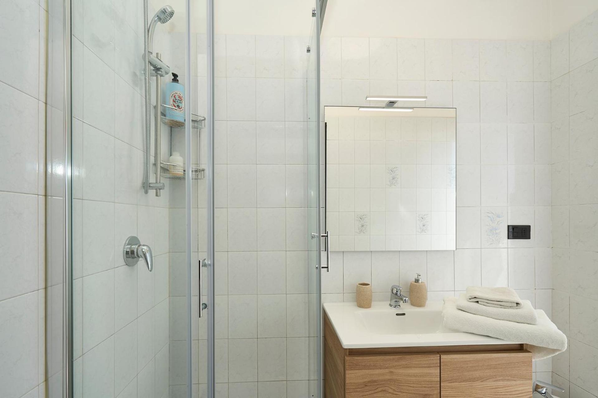 -Luminosa 5 Stars With Balcony- Wifi Netflix 15 Minutes From Duomo Apartamento Milão Exterior foto