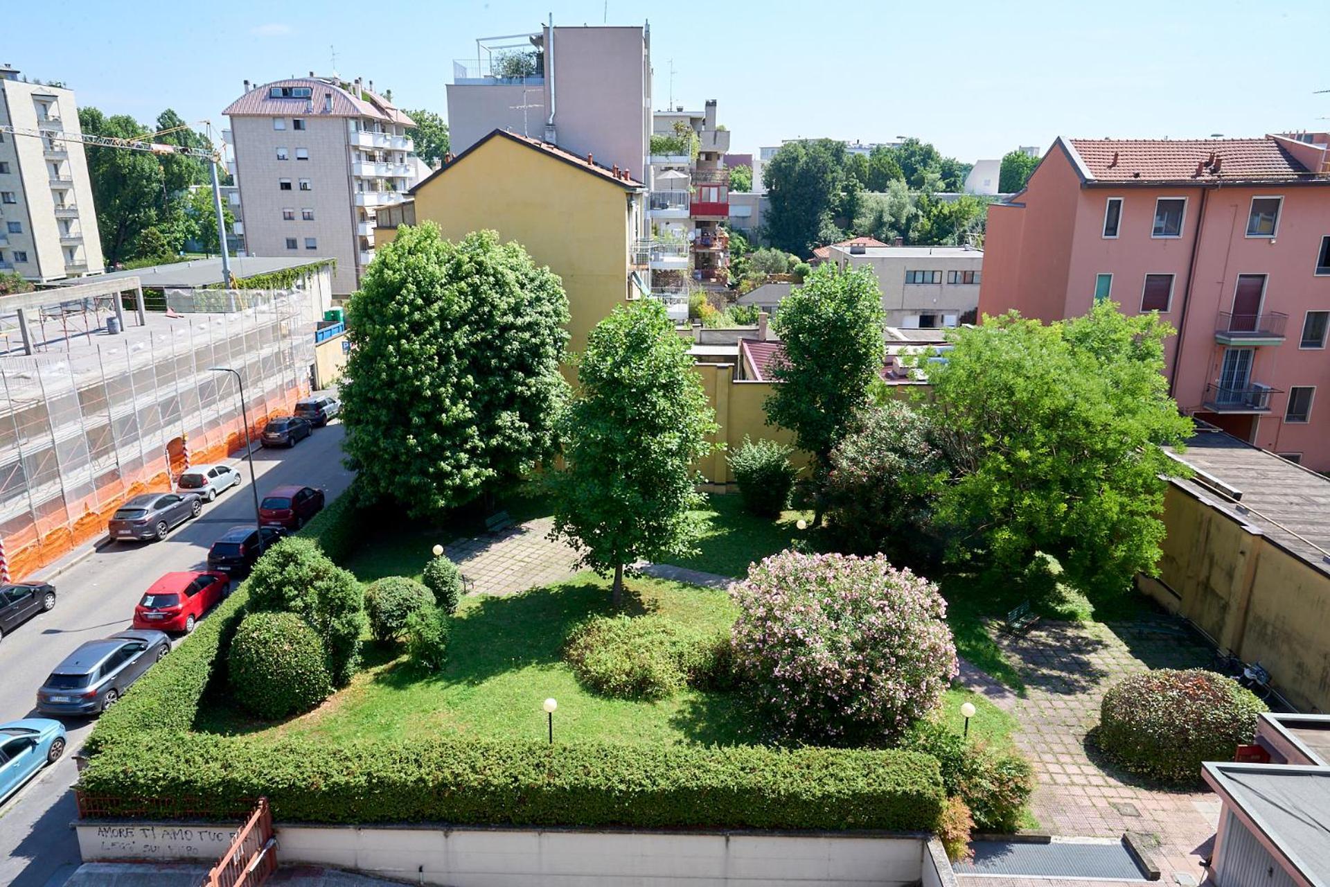 -Luminosa 5 Stars With Balcony- Wifi Netflix 15 Minutes From Duomo Apartamento Milão Exterior foto
